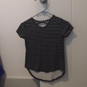 Black and white stripped tee